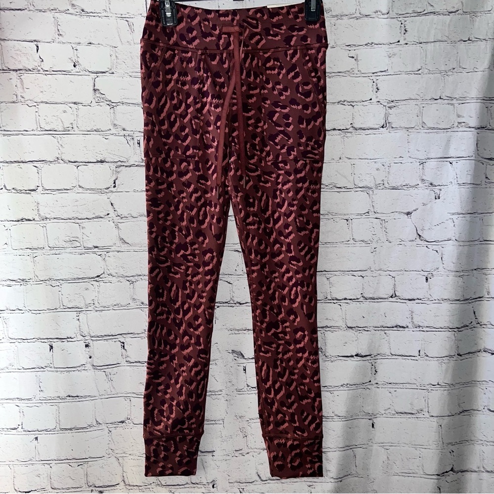 Aerie Offline NWT Women’s Burgundy Cheetah Print‎ Leggings Size Medium